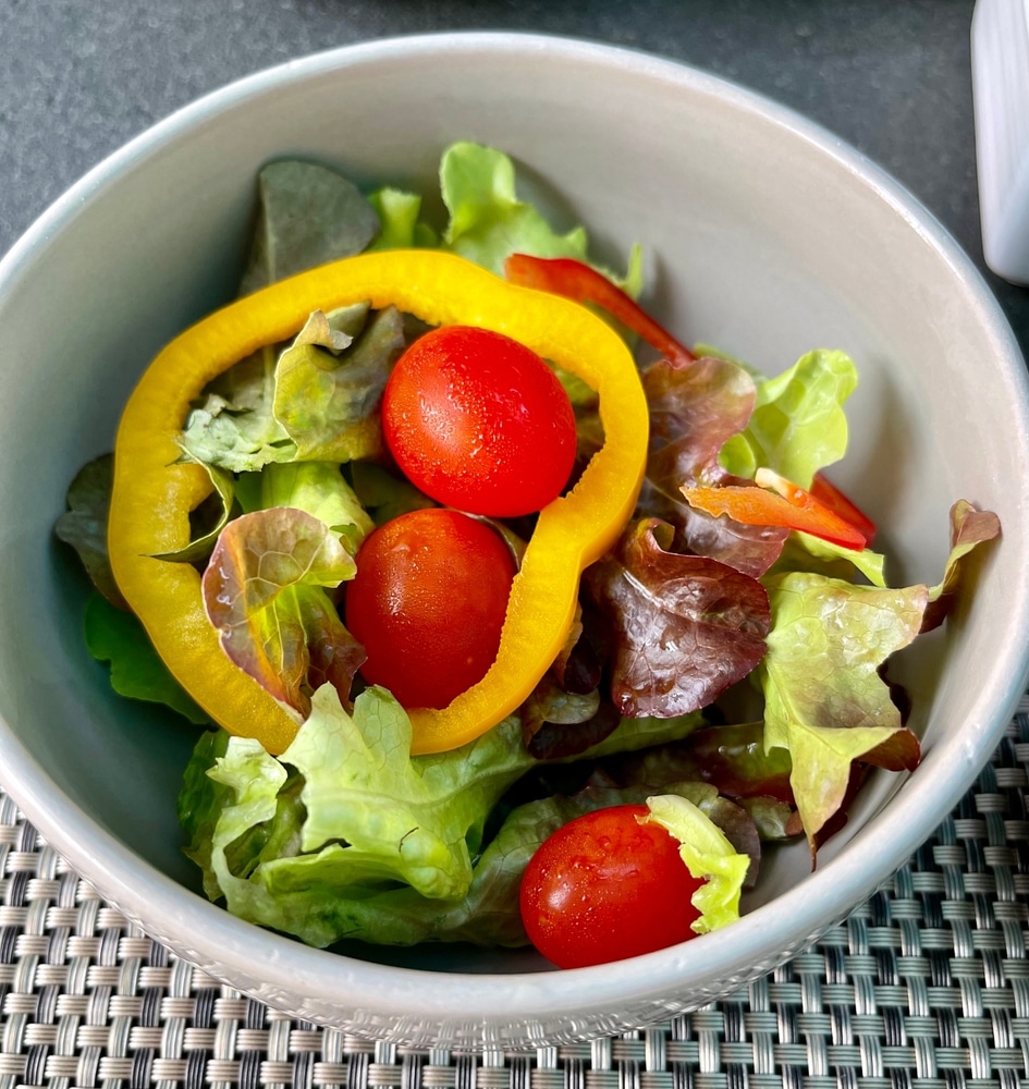 A view of a healthy bowl of vegetable salad